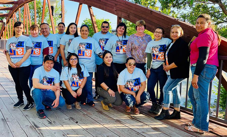 image of esl group in Boise on an outing